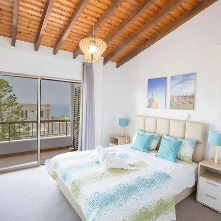 Nepou - Beautiful 4 Bedroom - Located In With Private Pool Agia Napa