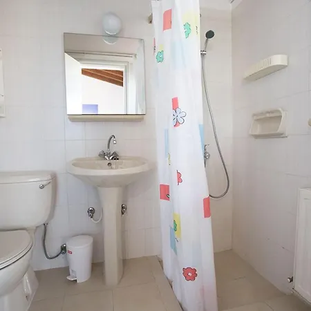 Villa Nepou - Beautiful 4 Bedroom - Located In With Private Pool Agia Napa