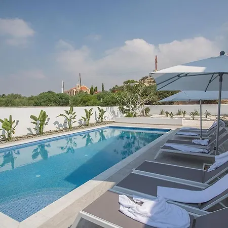 Nepou - Beautiful 4 Bedroom - Located In With Private Pool Villa