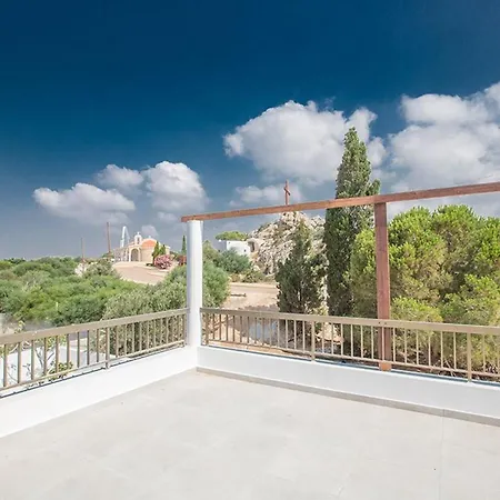 Nepou - Beautiful 4 Bedroom - Located In With Private Pool Villa Ayia Napa